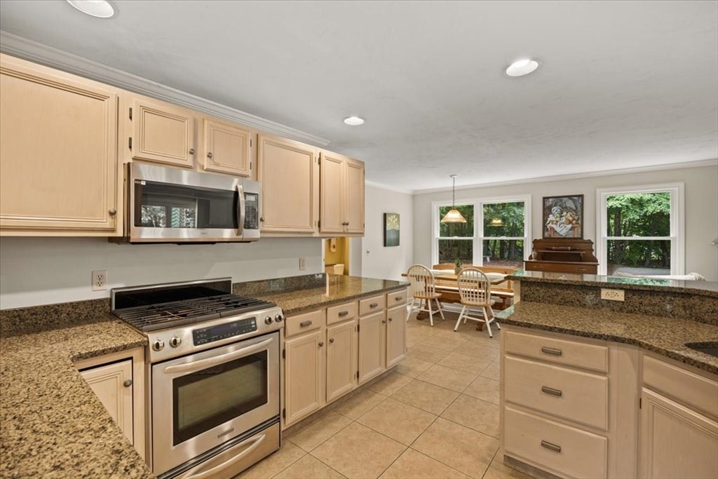 100 W Lake Dr, Taunton, MA, 100 W Lake Dr, Taunton, MA Photo #14