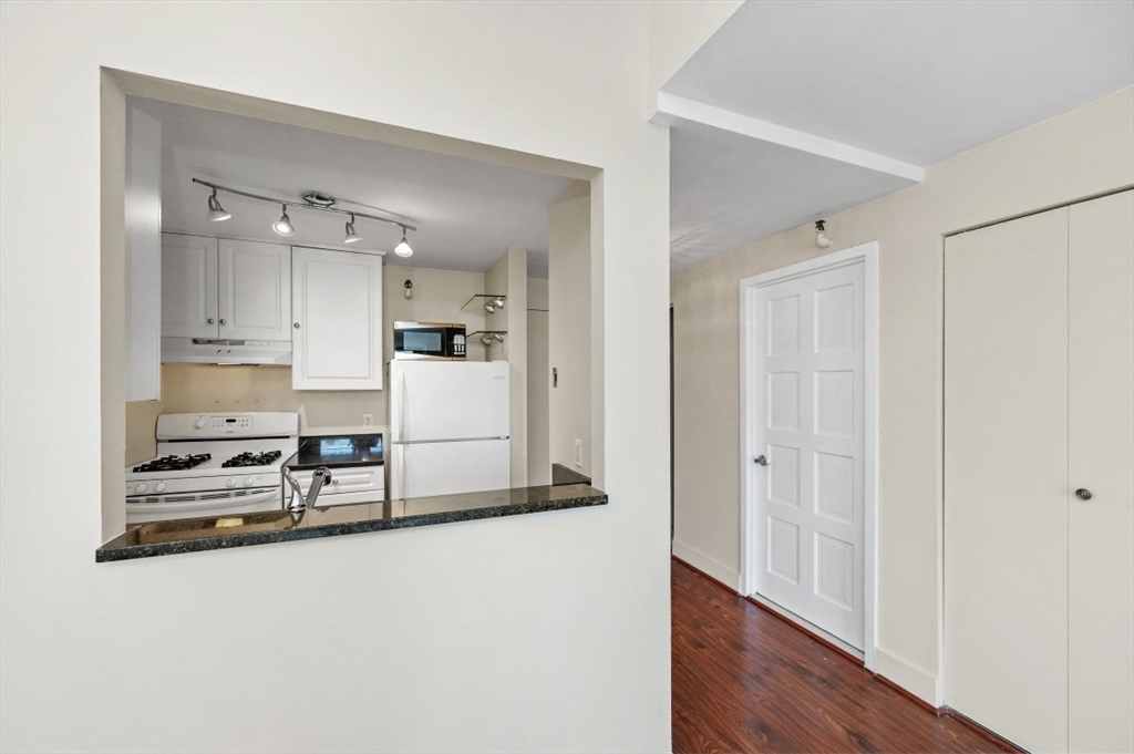 42 8th St 1307