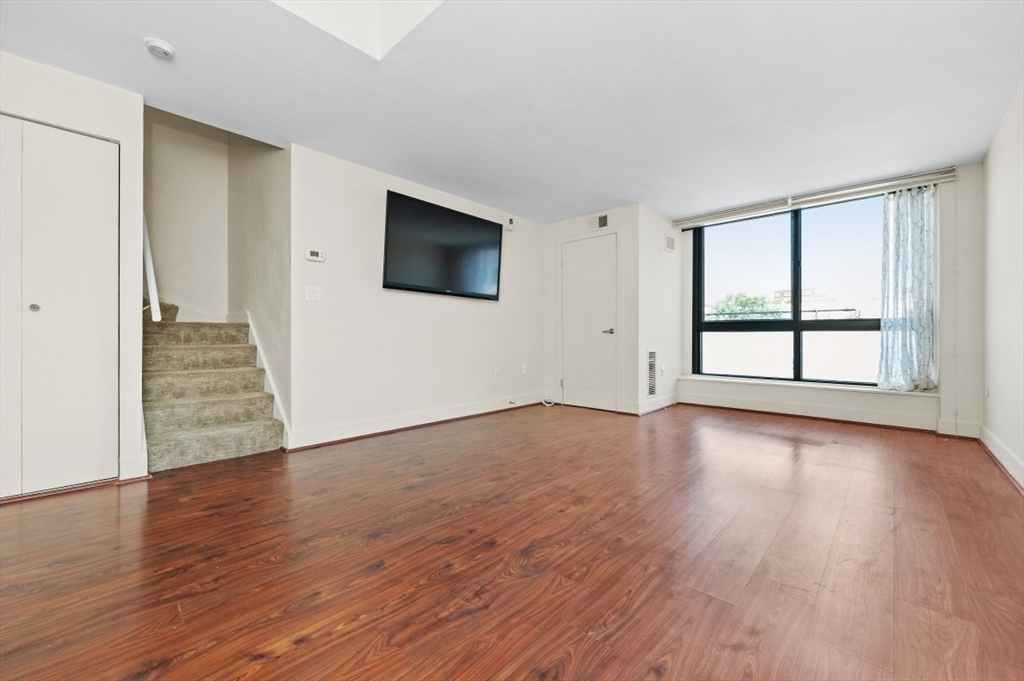 42 8th St 1307