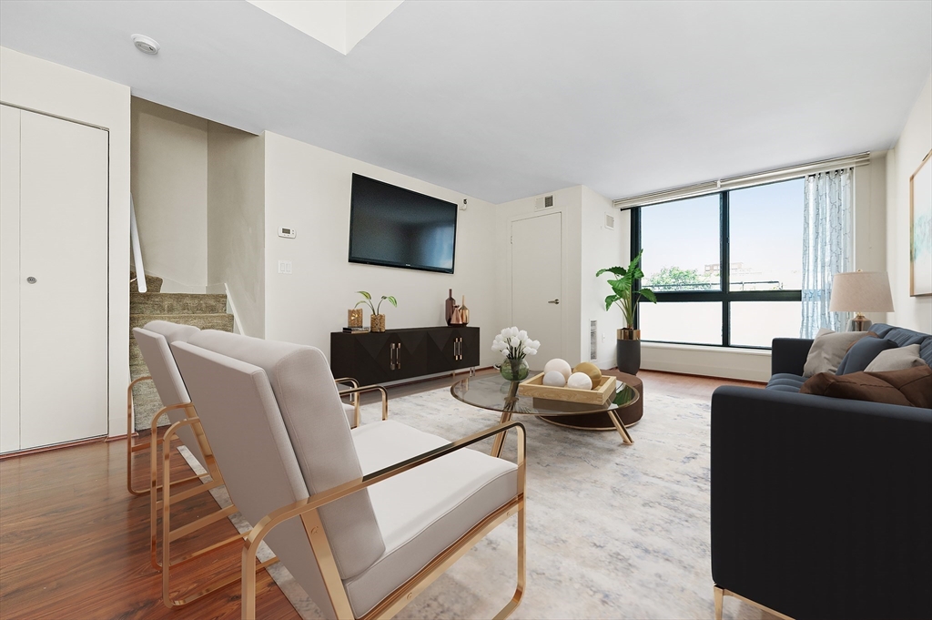 42 8th St 1307