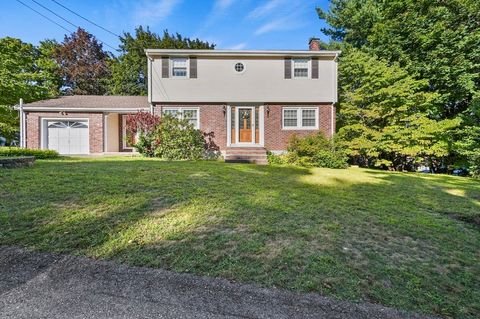 198 Trull Lane E Lowell MA 01852