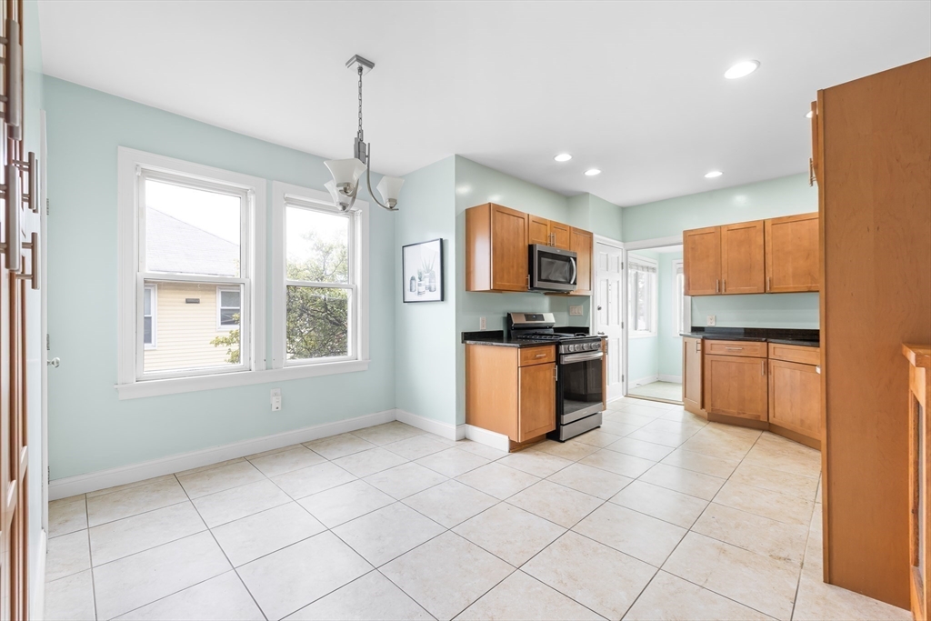17-19 Woodrow Ave