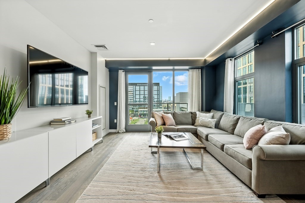 375 Canal Street 815