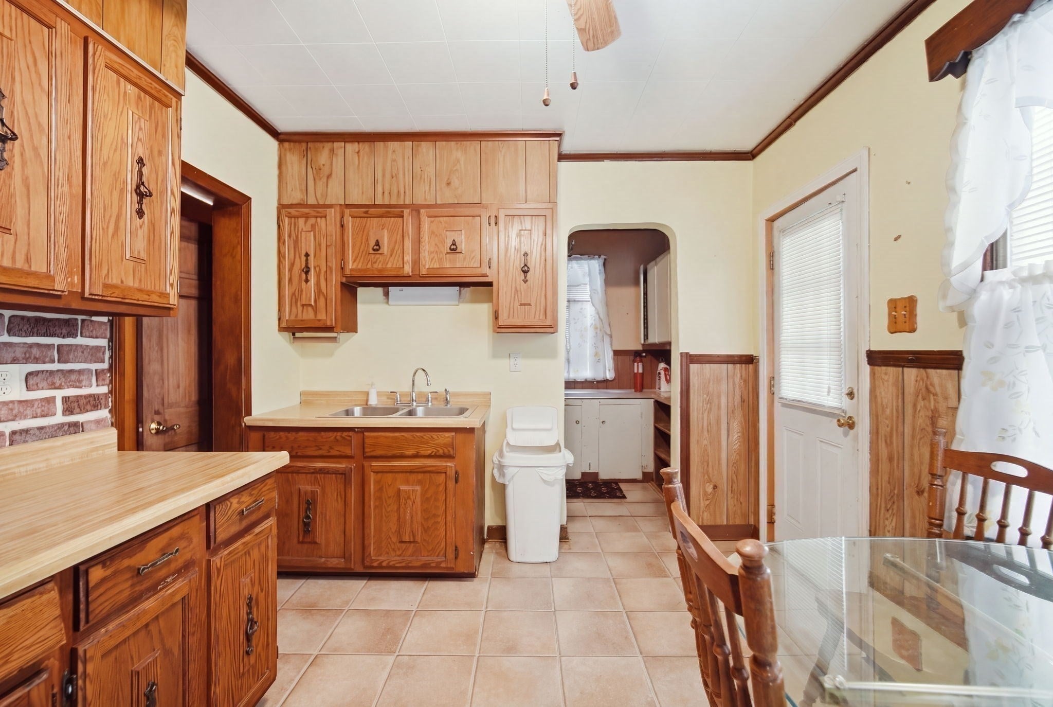 82 Gresham St, Springfield, MA Photo #6