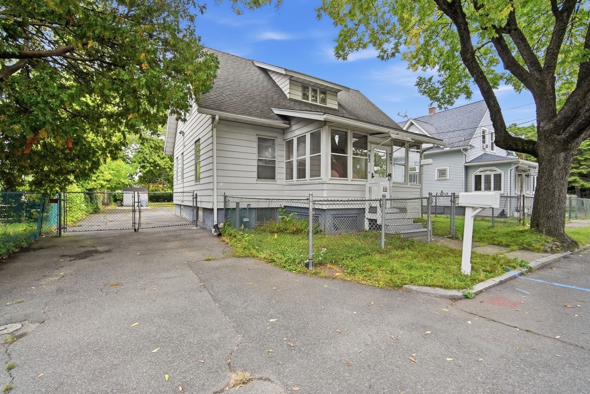 82 Gresham St, Springfield, MA Photo #2