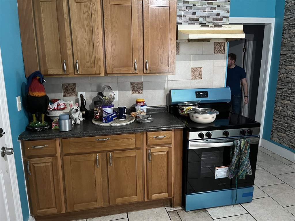 100 102 Henry Avenue