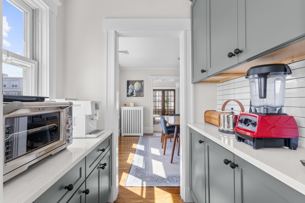 151 Pleasant St 1