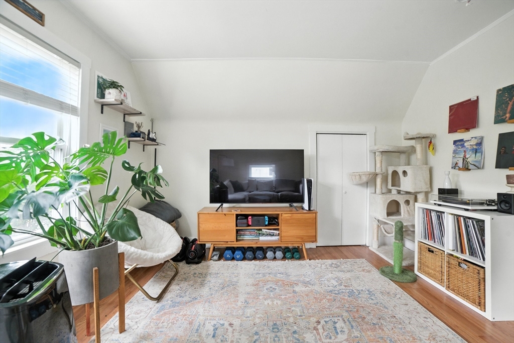 Cambridge, Massachusetts 02138, United States, 5 Bedrooms Bedrooms, ,3 BathroomsBathrooms,Residential,Active,203673