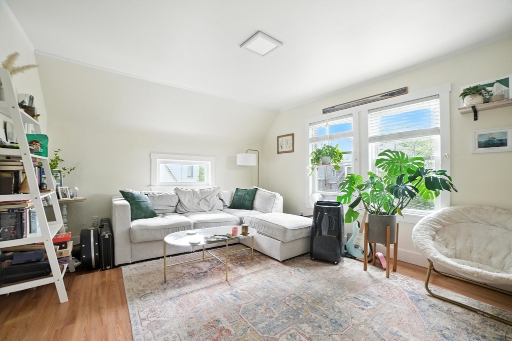 Cambridge, Massachusetts 02138, United States, 5 Bedrooms Bedrooms, ,3 BathroomsBathrooms,Residential,Active,203673