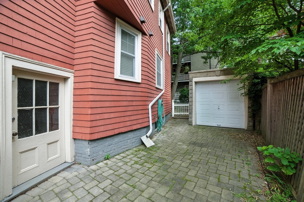 Cambridge, Massachusetts 02138, United States, 5 Bedrooms Bedrooms, ,3 BathroomsBathrooms,Residential,Active,203673