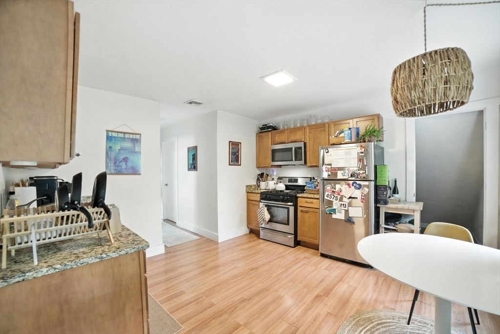 Cambridge, Massachusetts 02138, United States, 5 Bedrooms Bedrooms, ,3 BathroomsBathrooms,Residential,Active,203673