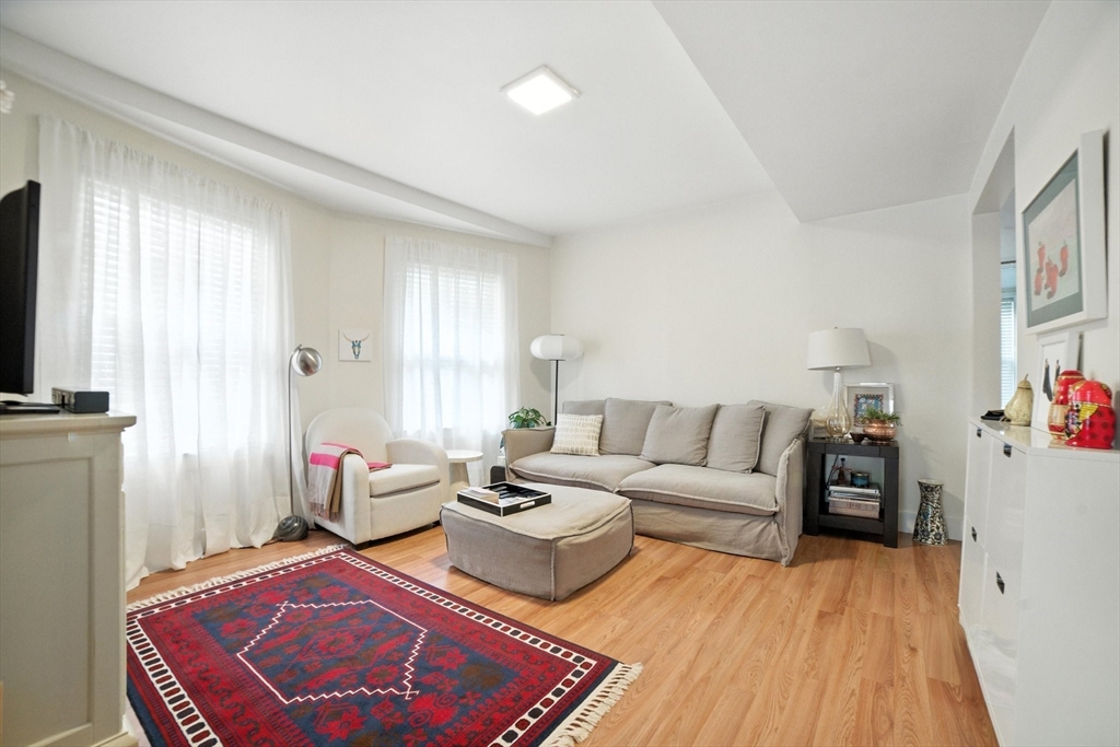 Cambridge, Massachusetts 02138, United States, 5 Bedrooms Bedrooms, ,3 BathroomsBathrooms,Residential,Active,203673