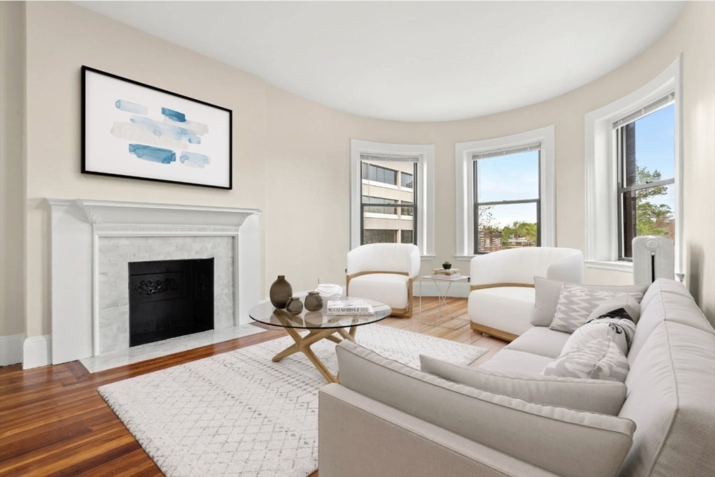 Cambridge, Massachusetts 02138, United States, 2 Bedrooms Bedrooms, ,1 BathroomBathrooms,Residential,Active,181916