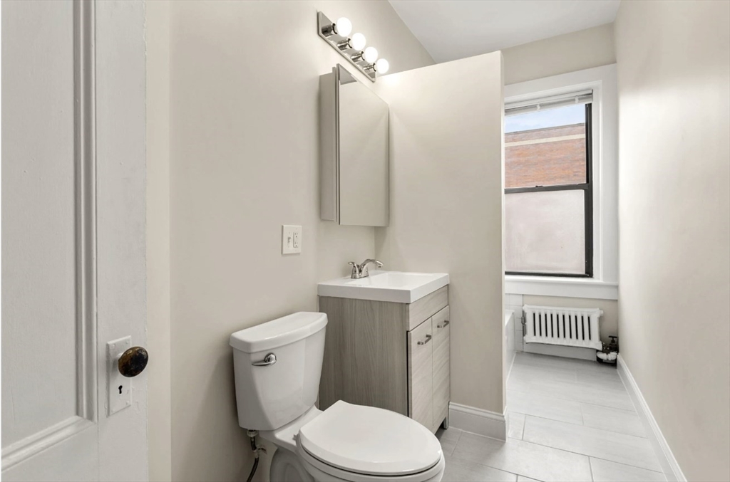 Cambridge, Massachusetts 02138, United States, 2 Bedrooms Bedrooms, ,1 BathroomBathrooms,Residential,Active,181916