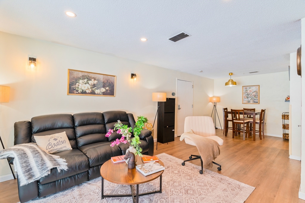 602 Franklin Crossing Rd 602