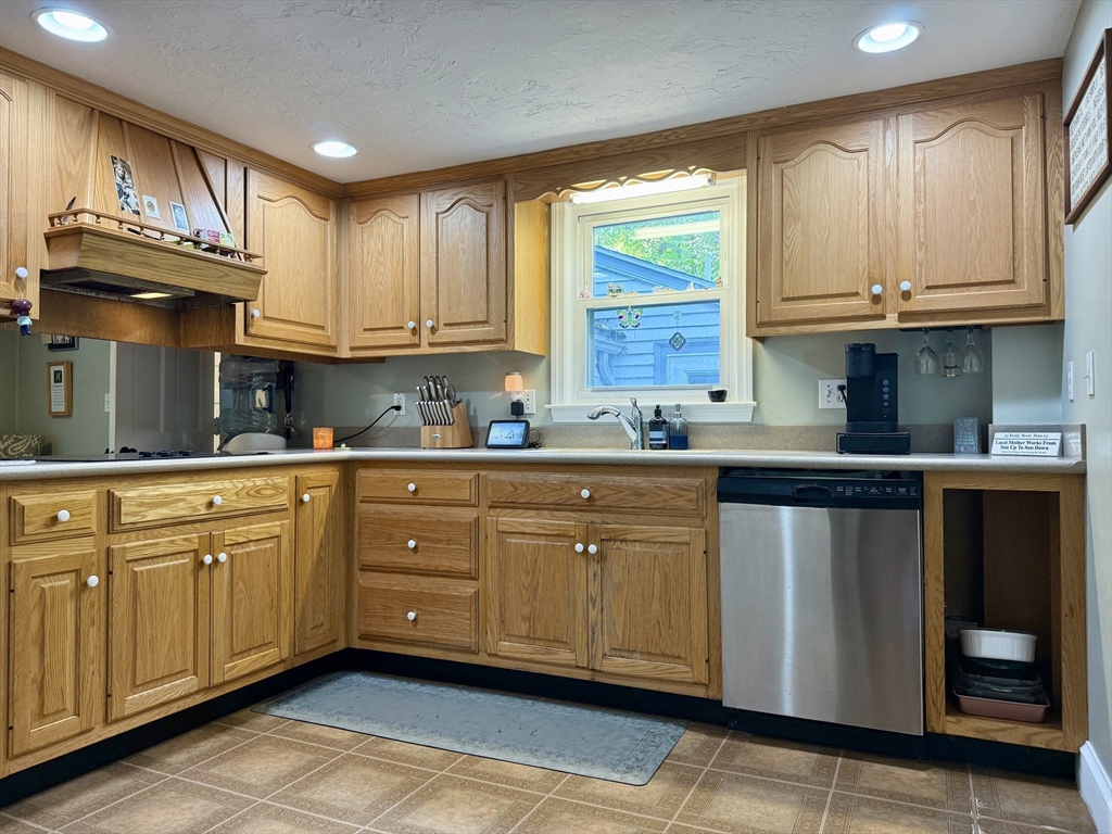 38 Lantern Ln