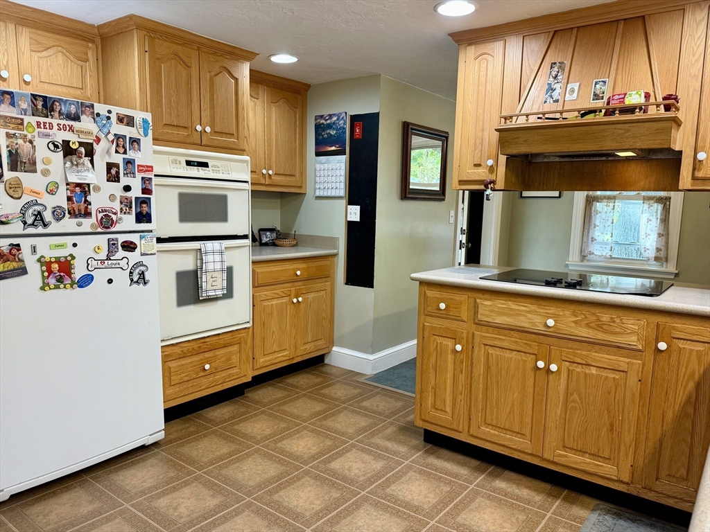 38 Lantern Ln