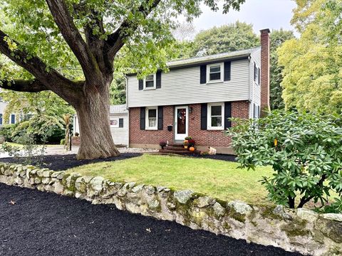 38 Lantern Ln Abington MA 02351
