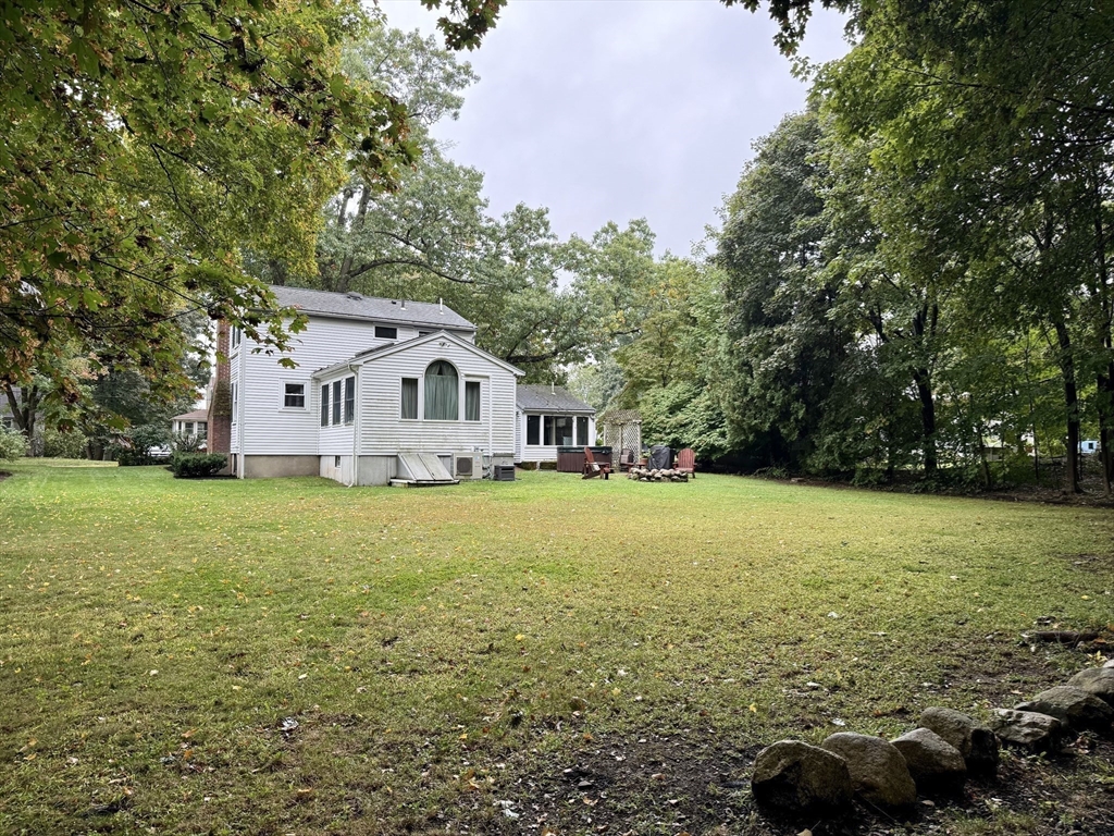 38 Lantern Ln
