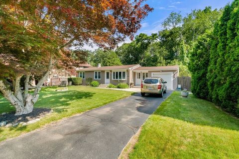 Single Family Residence in Johnston RI 24 Moswansicut Dr 1.jpg