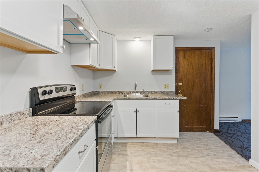 Warren, Massachusetts 01083, United States, 1 Bedroom Bedrooms, ,1 BathroomBathrooms,Residential,Active,98308