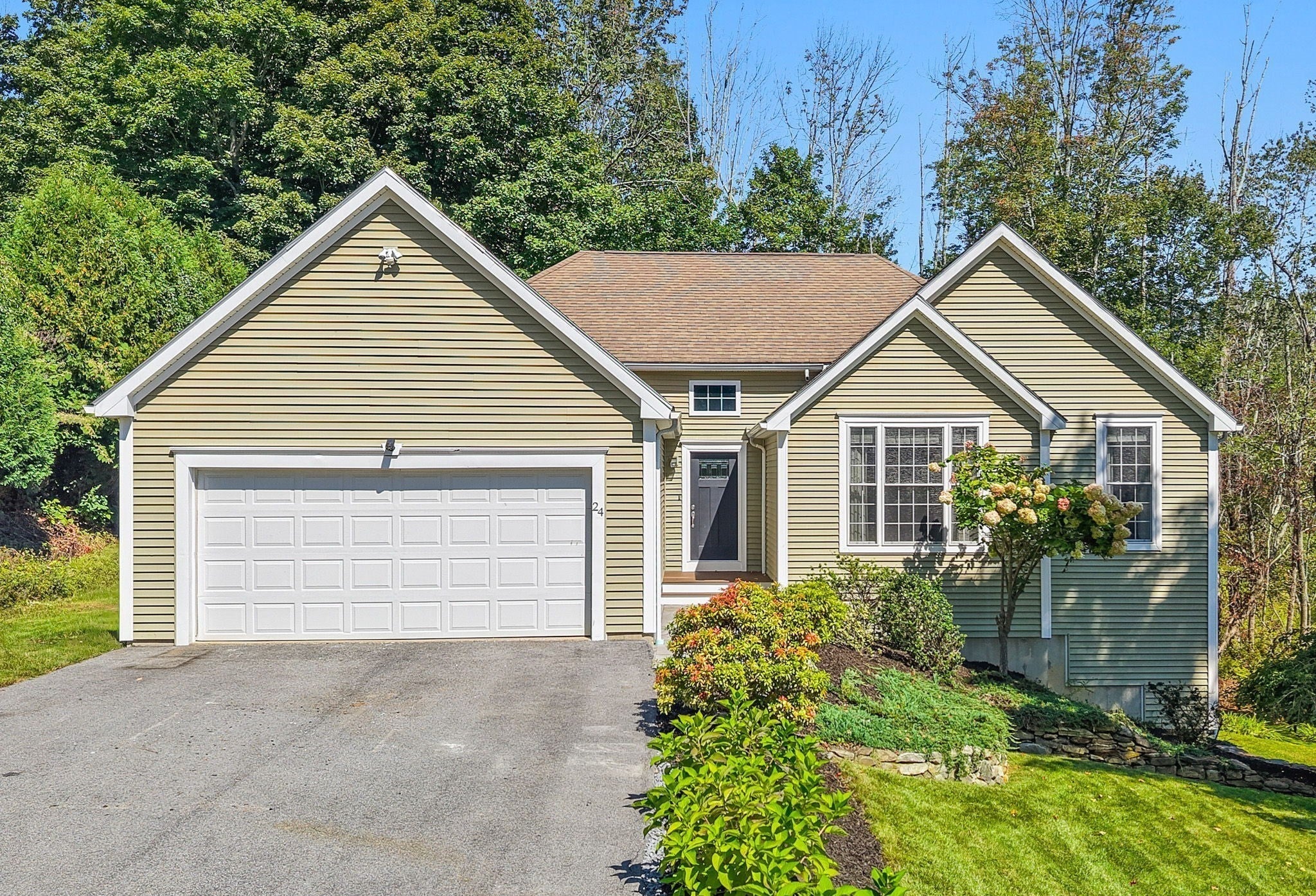 Photo of 24 Tanyard Rd, Dudley, MA