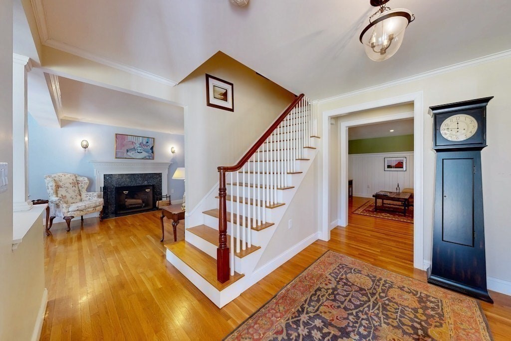 26 Rocky Ln