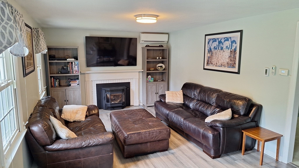 77 Indian Spring Rd