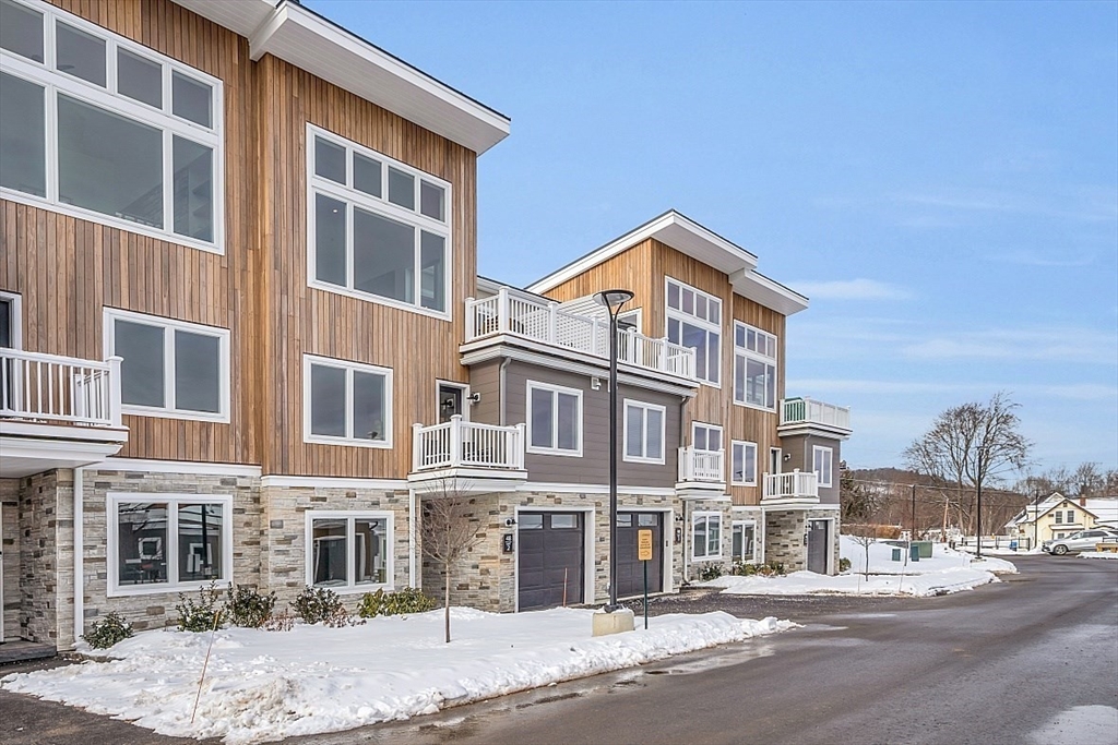 28 Vantage Point Drive 1