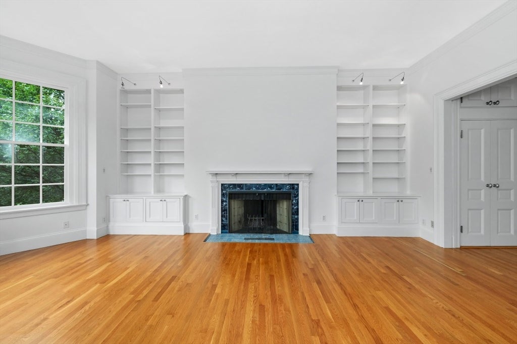 233 Commonwealth Avenue 7