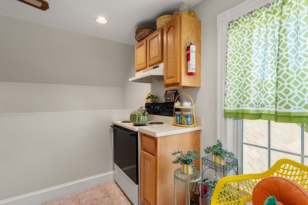 55 Dean Ave, Franklin, MA Photo #22