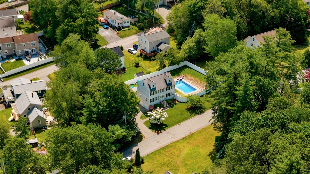 4 Taber St