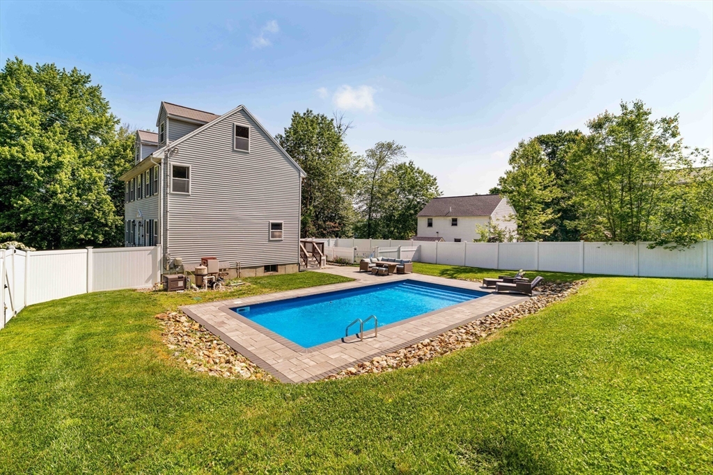 4 Taber St