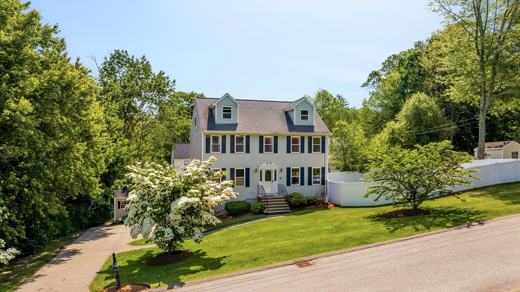 4 Taber St