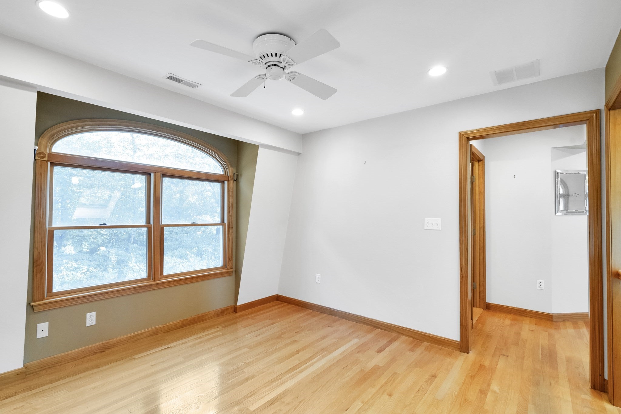 31 Wildmere Ave, Burlington, MA, 31 Wildmere Ave, Burlington, MA Photo #22