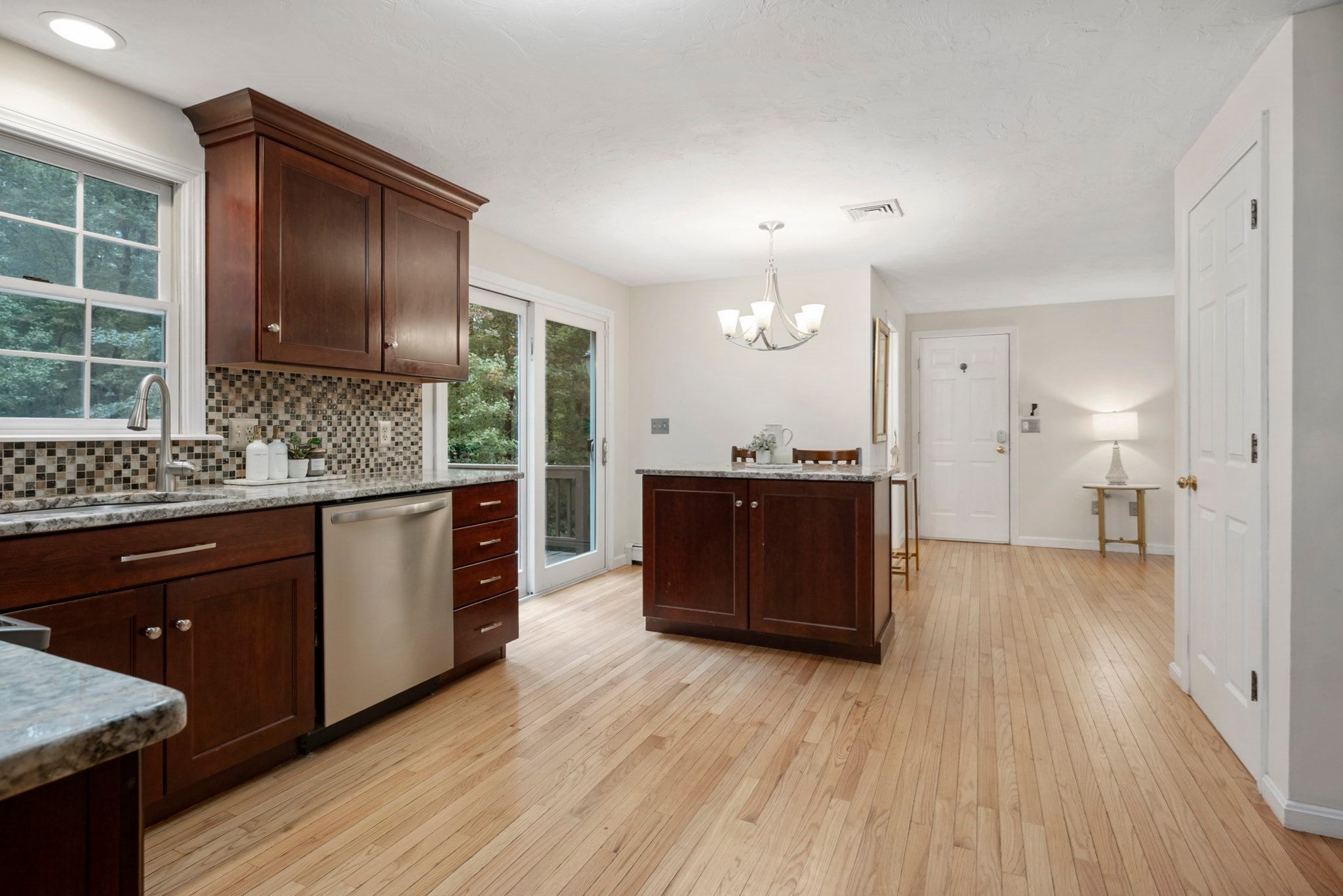 12 Jasmine Rd, Medway, MA Photo #7