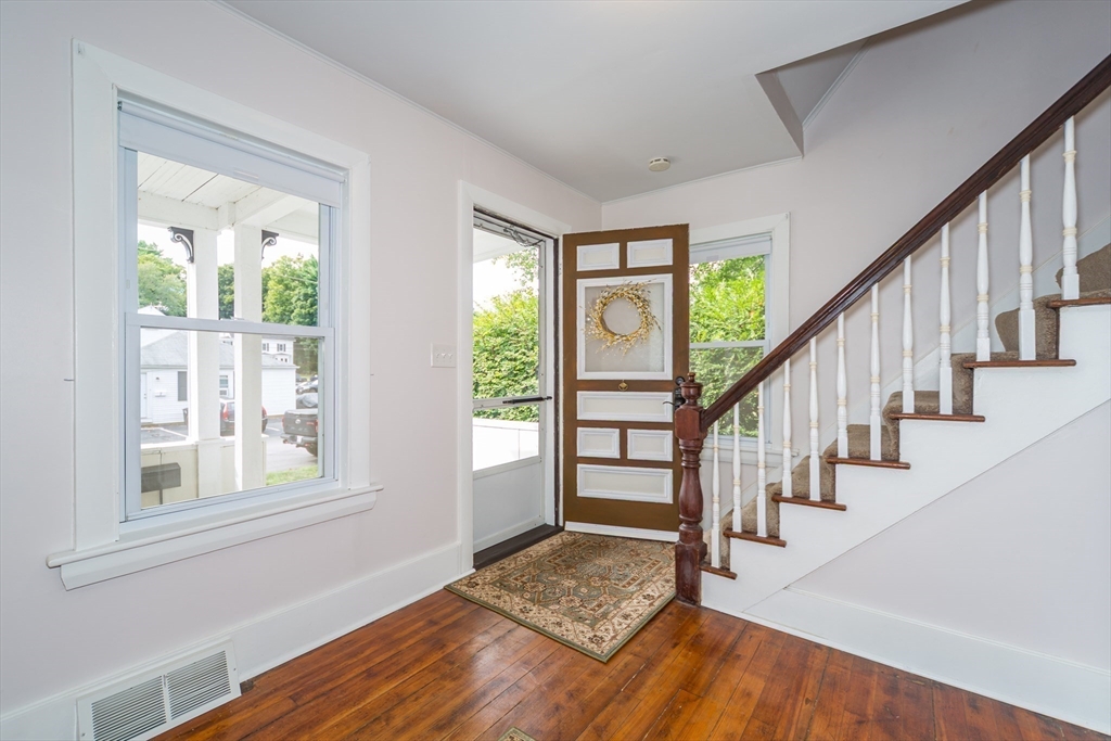 6 Norfolk Ave