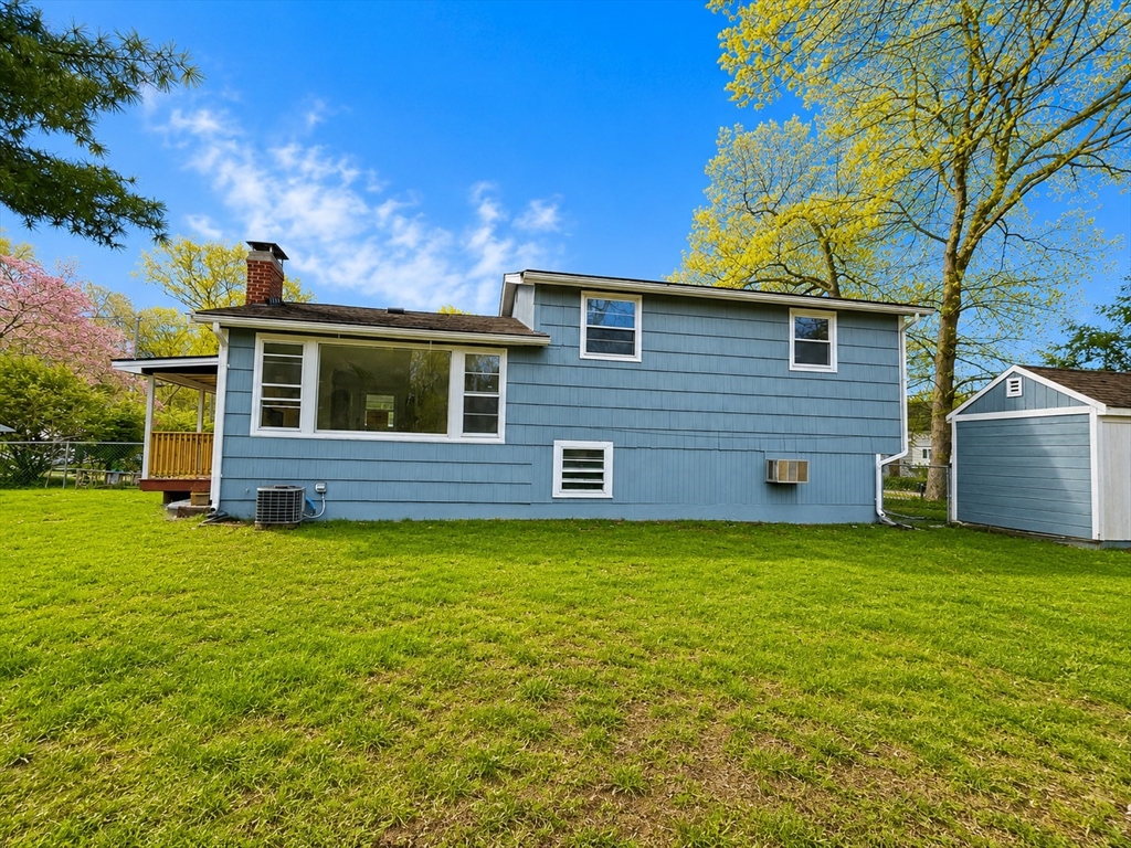 283 Pond St