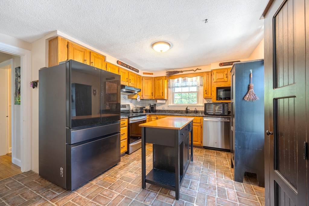 99 Granby Rd