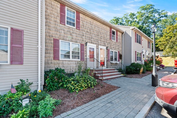 10 OLIVER ST APT C, HAVERHILL, MA 01832 - Image 50d6fed64bd23cd07c61cfaf2a759dec/2254420064