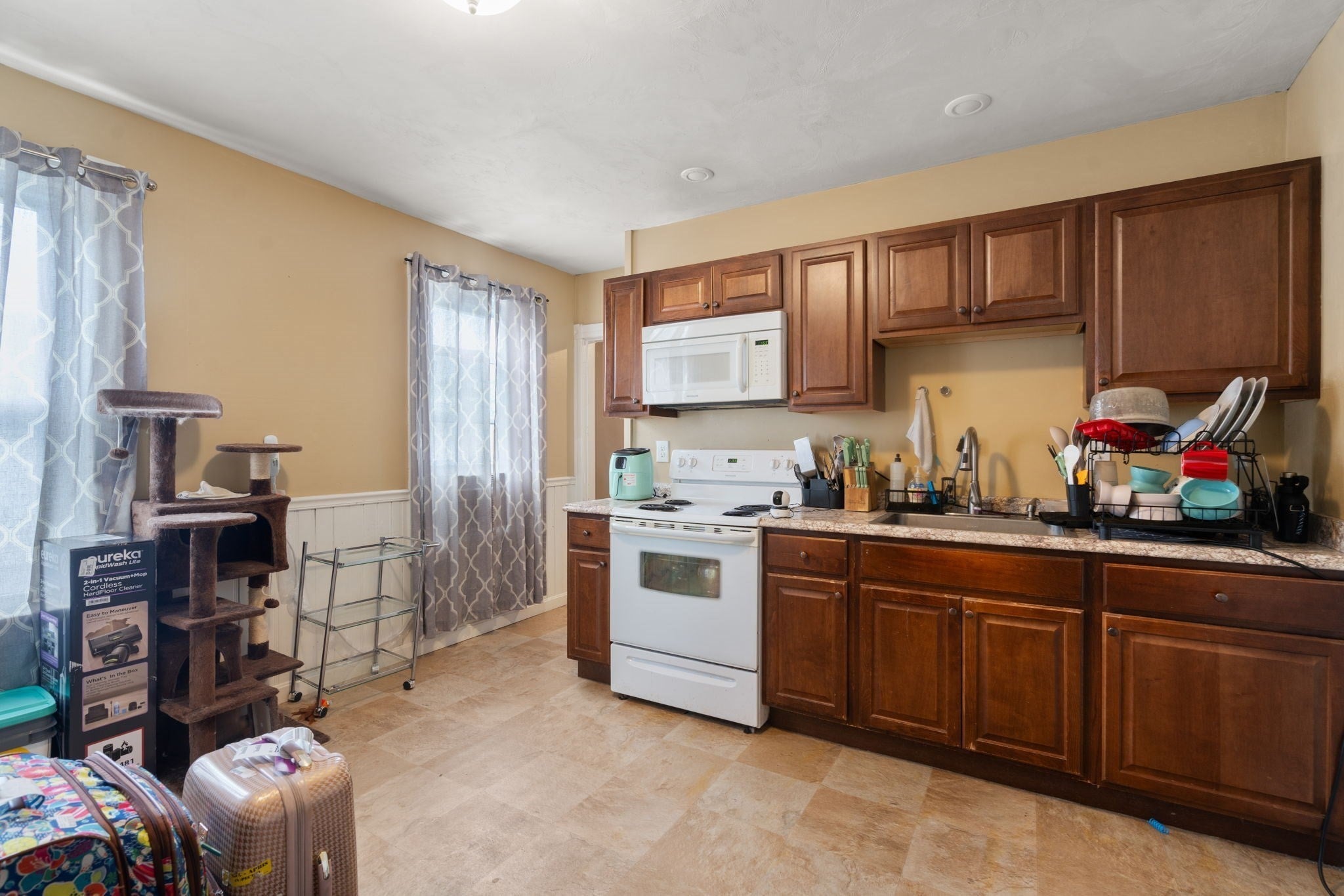 12 Greendale Ave, Worcester, MA Photo #16
