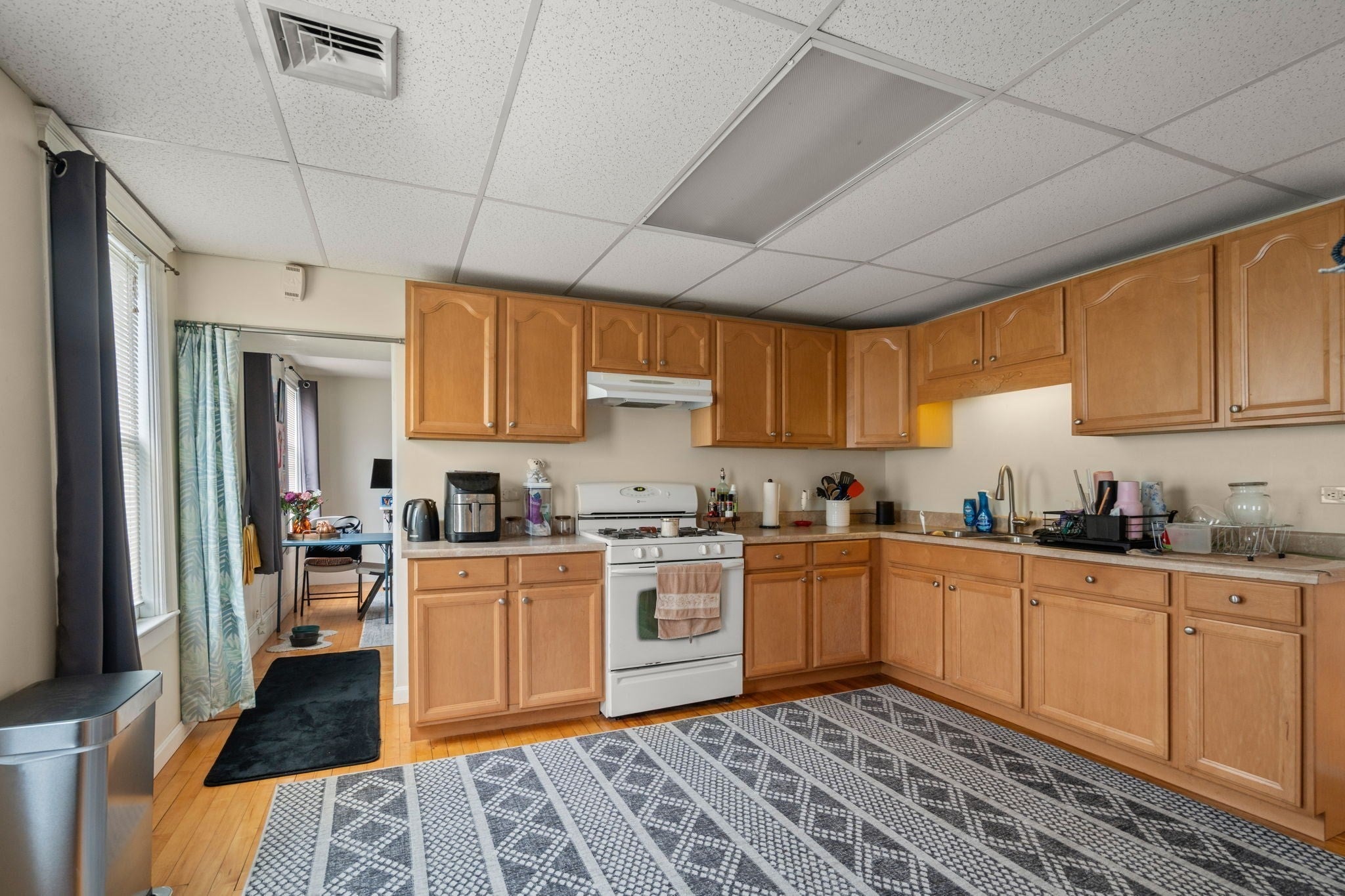 12 Greendale Ave, Worcester, MA Photo #6