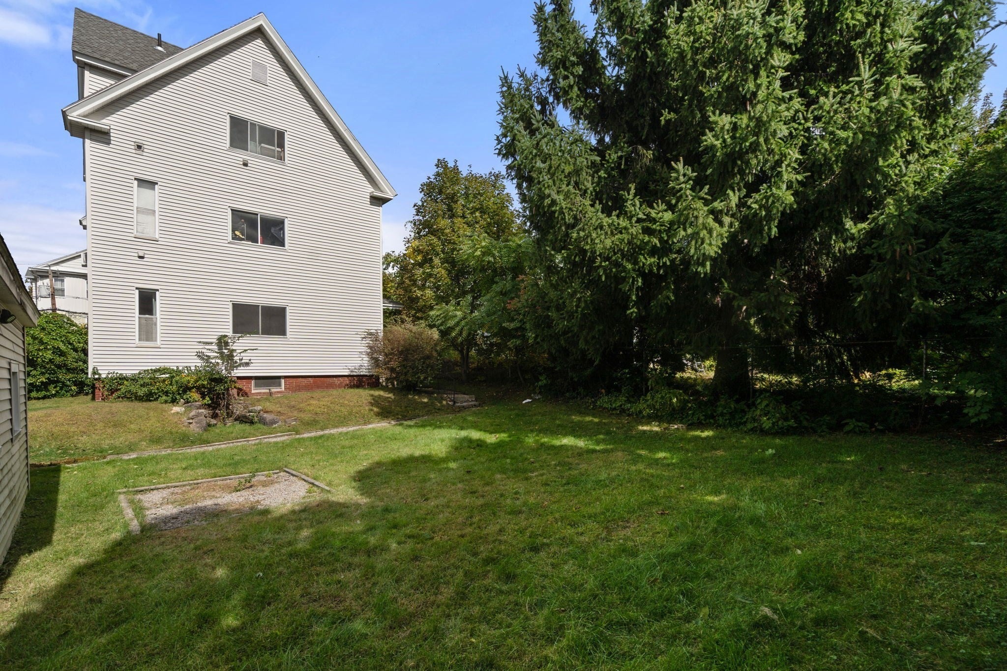 12 Greendale Ave, Worcester, MA Photo #32