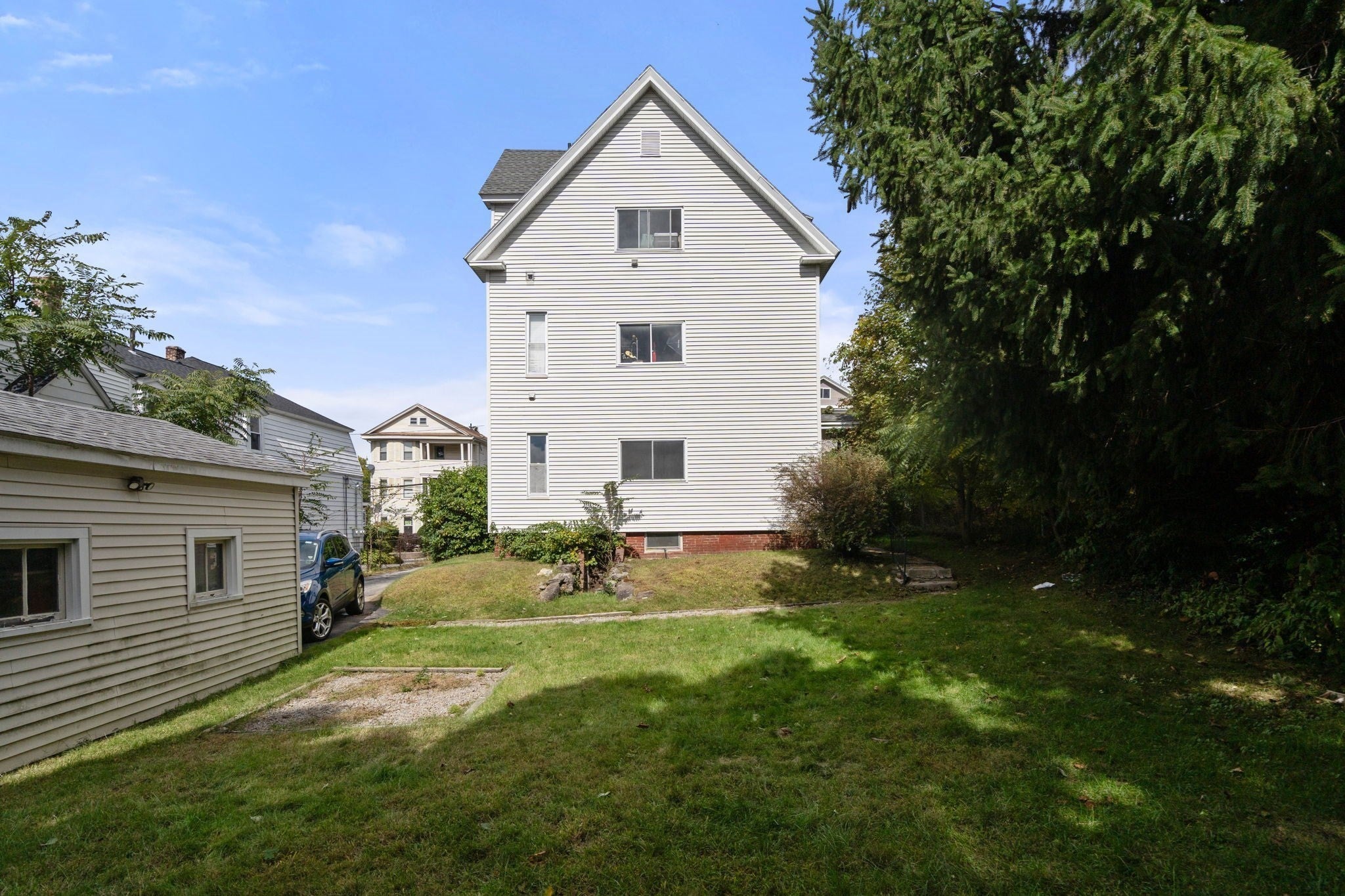 12 Greendale Ave, Worcester, MA Photo #31