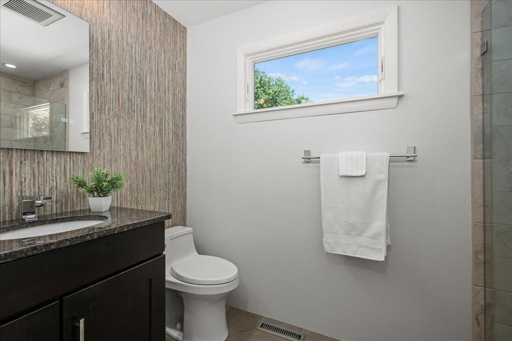 9 Hillando Dr, Shrewsbury, MA Photo #26