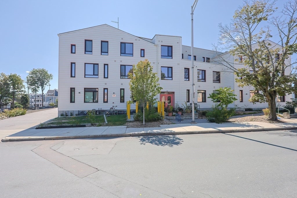368 Pleasant St #204, Malden, MA, 368 Pleasant St #204, Malden, MA Photo #2