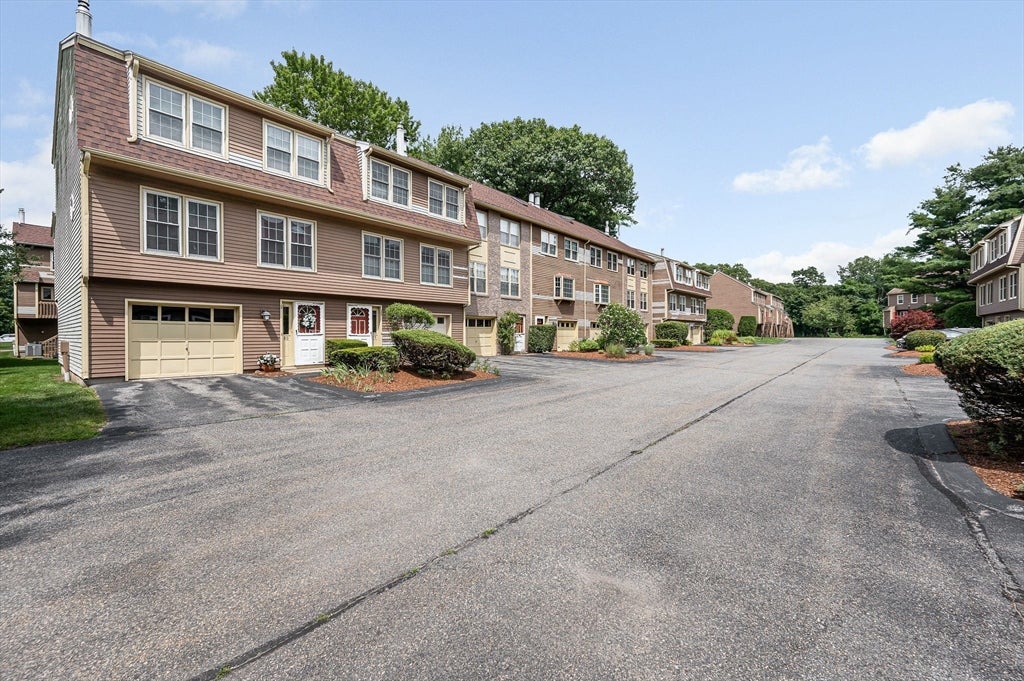 80 Heritage Dr 80