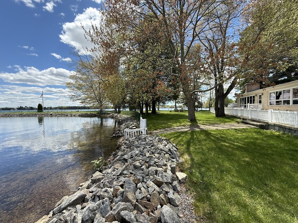 20 Indian Point Rd, Webster, MA Photo #36