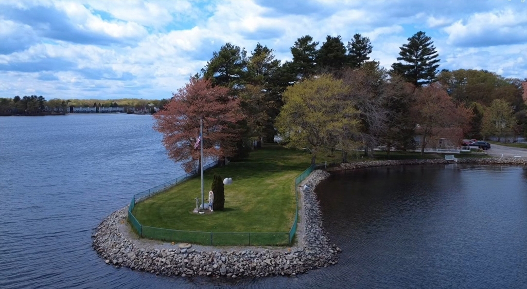 20 Indian Point Rd, Webster, MA Photo #27