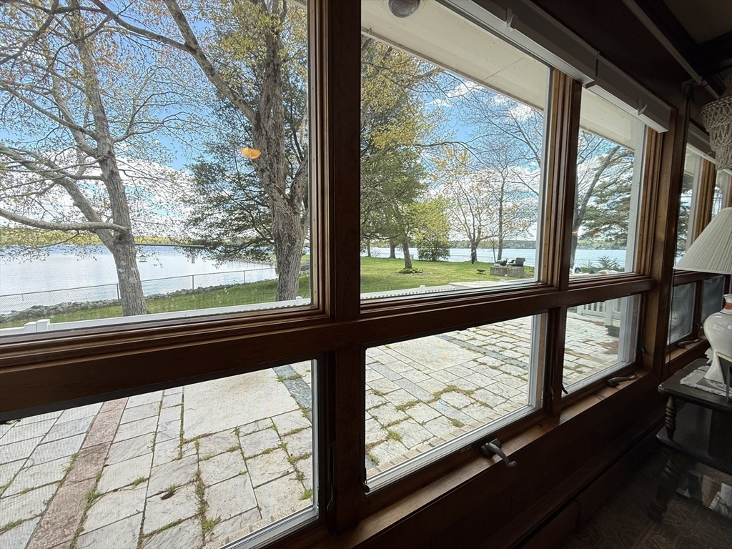 20 Indian Point Rd, Webster, MA Photo #8